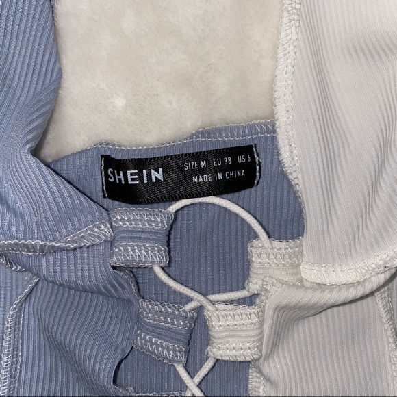 COLOUR BLOCK LACE UP FRONT HALTER TOP - Picture 11 of 13